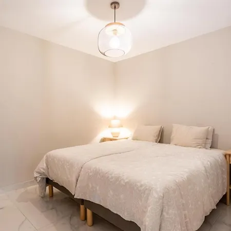Azahara1, Mountain Views And Frontline Golf Apartment Marbella