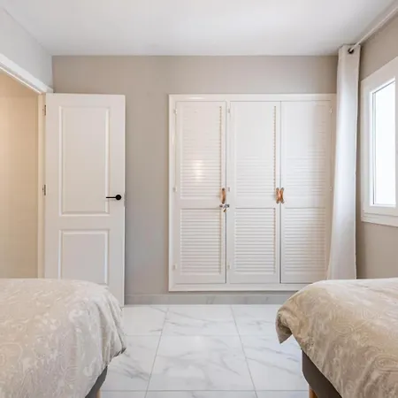 Azahara1, Mountain Views And Frontline Golf شقة