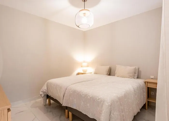 Azahara1, Mountain Views And Frontline Golf Apartment Marbella